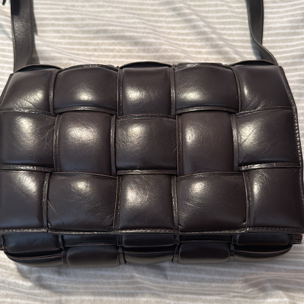 Bottega Veneta Deep Brown Intrecciato Padded Leather Crossbody - Authenticated! - Picture 4 of 9